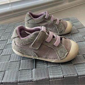 Adorable grey and lavender Stride Rite shoes